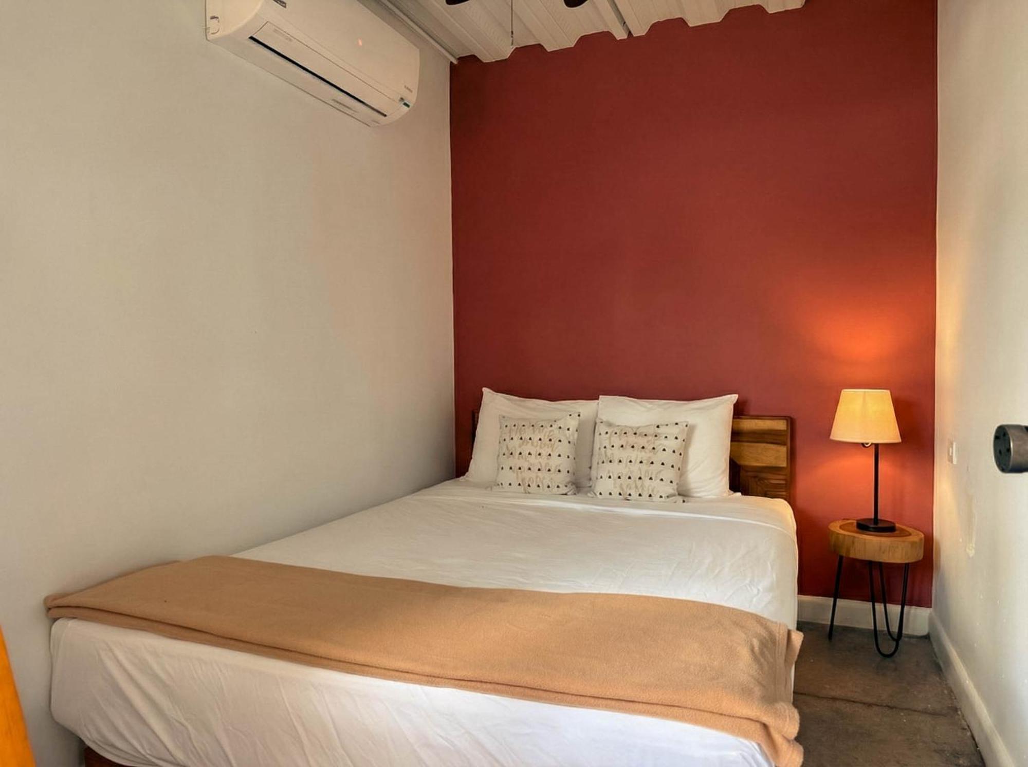 Small Double Room,1743093445:JPEG